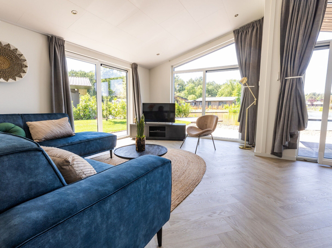 Others 3, Chalet by Pond in Holiday Park, Eersel