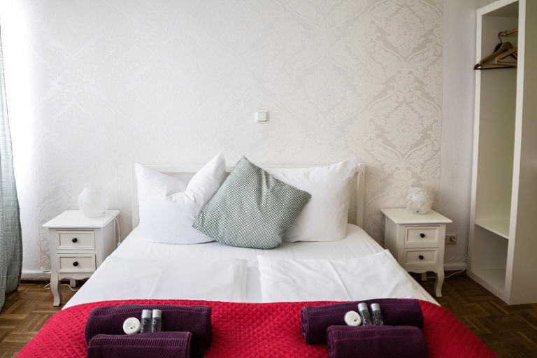 Others 5, B&B MY PLACE mit Fruhstuckspaket - with Breakfastbox, Frankfurt am Main