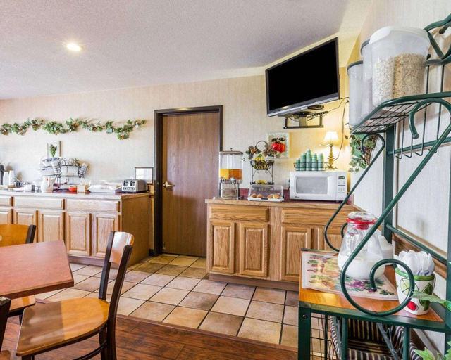 Food & Drinks 4, West End Lodge, Archuleta