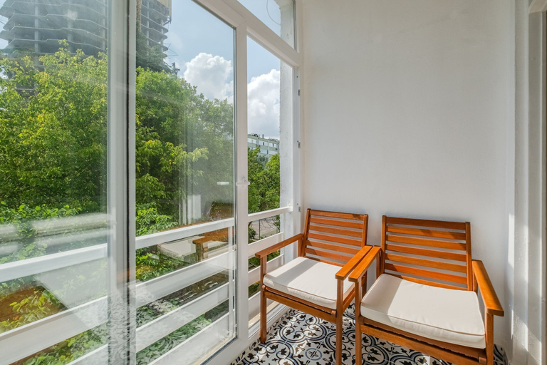 Room 3, Flat With Balcony 4 min to Akmerkez Mall in Etiler, Beşiktaş
