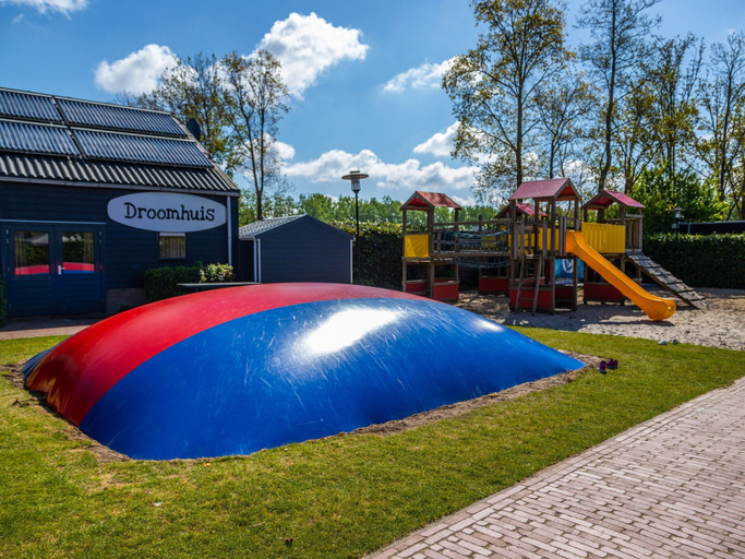 Pool 5, Comfortable Chalet With Dishwasher, on a Holiday Park, 25 km. From Amsterdam, Velsen