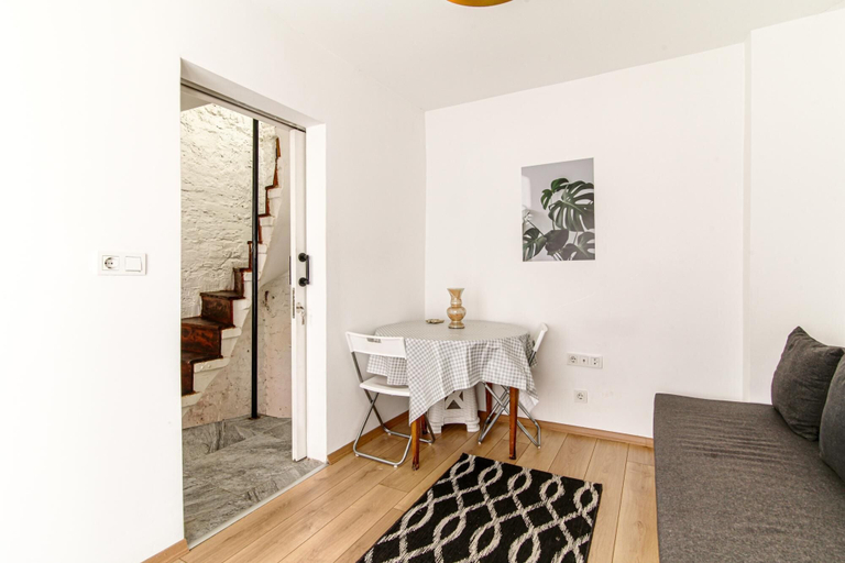 Room 4, Single House Luminous and Chic Flat in Fatih, Fatih