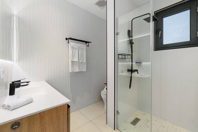 Bathroom 3, NEW One Bedroom Condo Wariruri w Privatebalcony