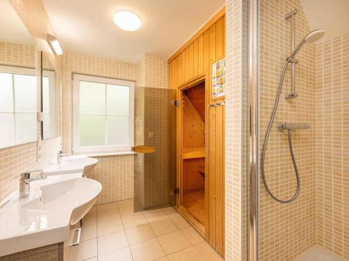 Bathroom 5, Tranquil Resort Stay w/ Sauna, Grafschaft Bentheim