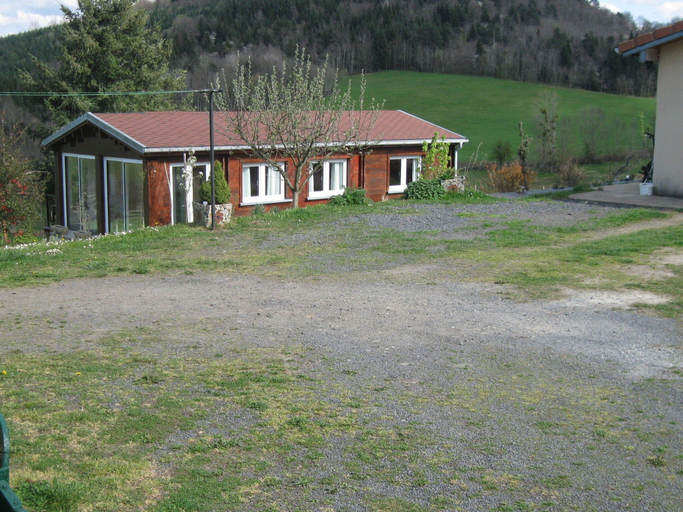 Exterior 2, Secluded Chalet in Egliseneuve des Liards, Puy-de-Dôme