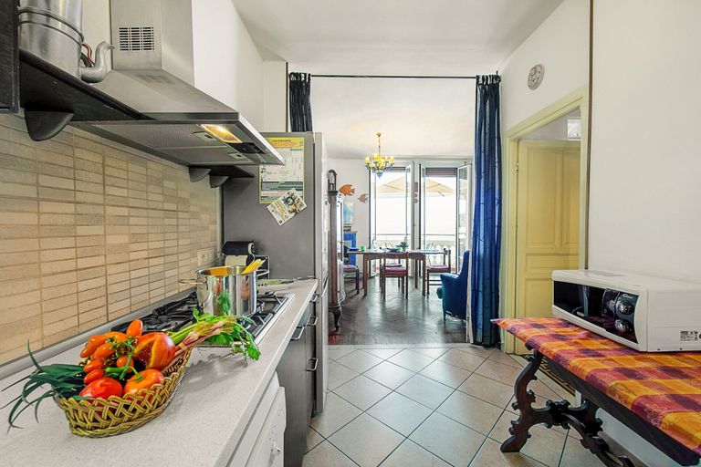 Room 5, La Vie Enchanting Sea View, Savona