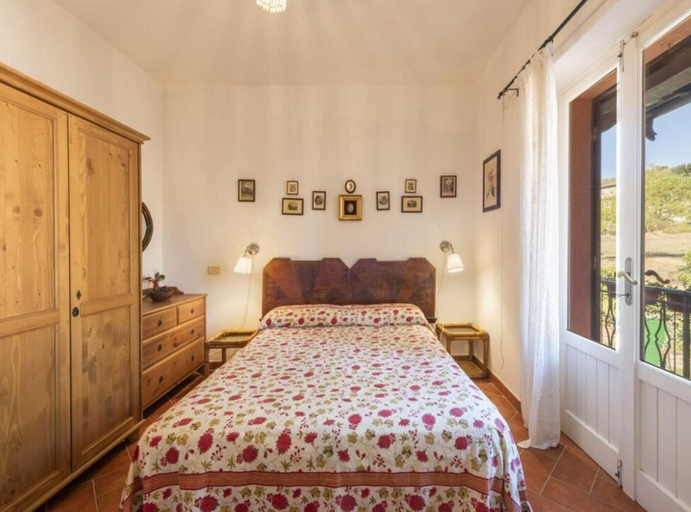 Bedroom 2, Villa Rosina Comfortable Holiday Residence, Arezzo