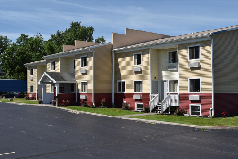 Others 5, Budget Inn Ontario, Wayne