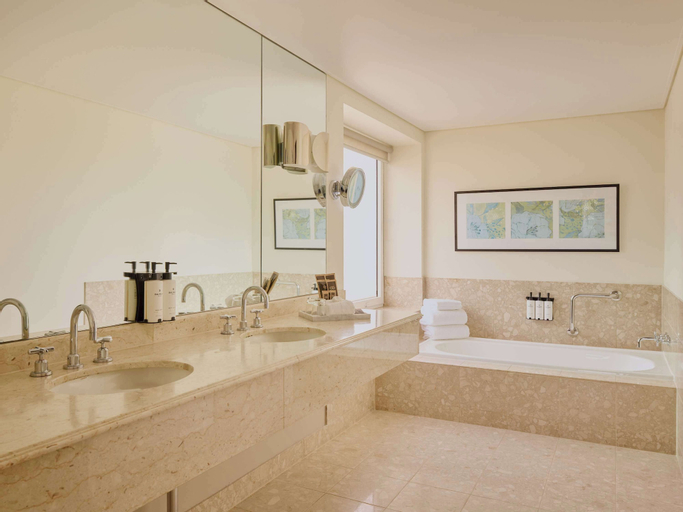 Bathroom 11