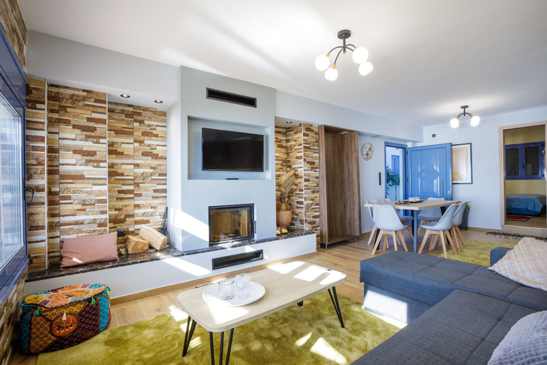 Room 2, Maritinas Stone Apartment On The Beach, West Greece