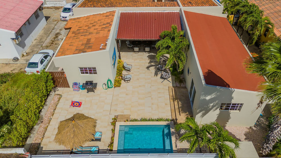 Exterior & Views 2, 3BR 2BA Near Eagle Beach w Private Pool
