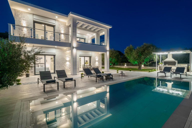Room 4, Solis Ortus Villa - Solis Ortus Villa, Ionian Islands
