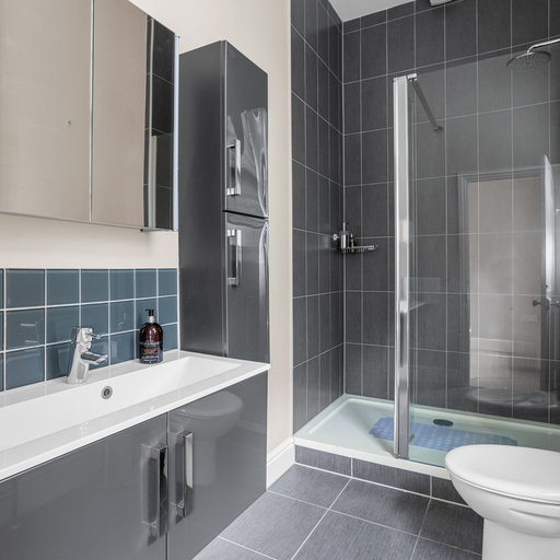 Room 5, Homefield in Dartmouth, Devon