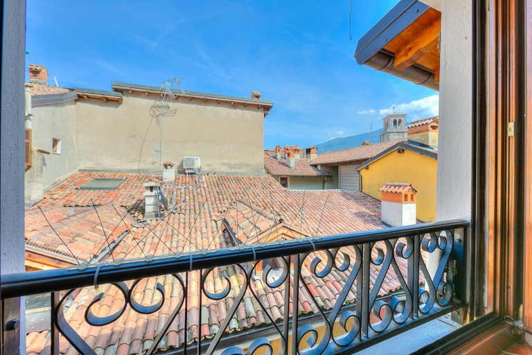 Room 2, Loft Caneva in Riva del Garda, Trento