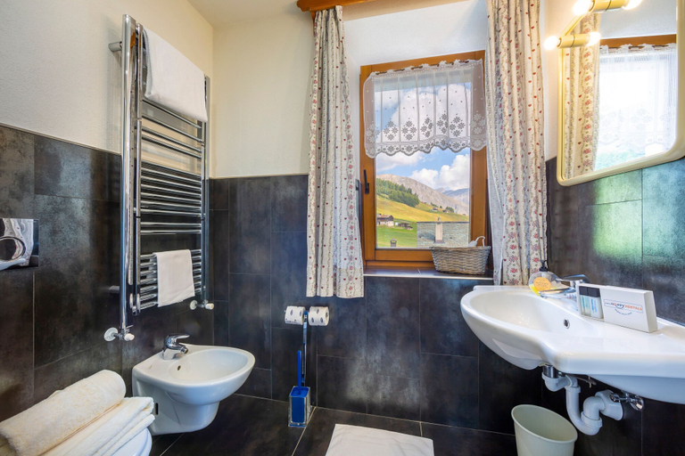 Room 4, Casa Silvia Ski in in Livigno, Sondrio