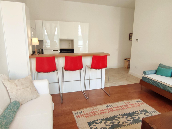 Others 5, Jump Into the Lull Apartment, Faro