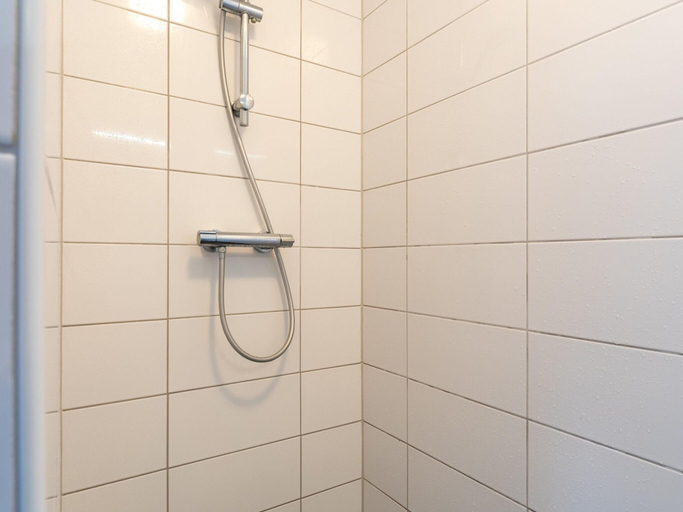 Bathroom 5, Holiday Home Near Scherpenisse Beach, Tholen