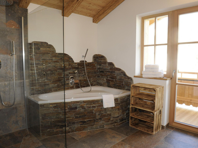 Others 3, Chalet in Wagrain With Sauna and Swimming Pond, Sankt Johann im Pongau