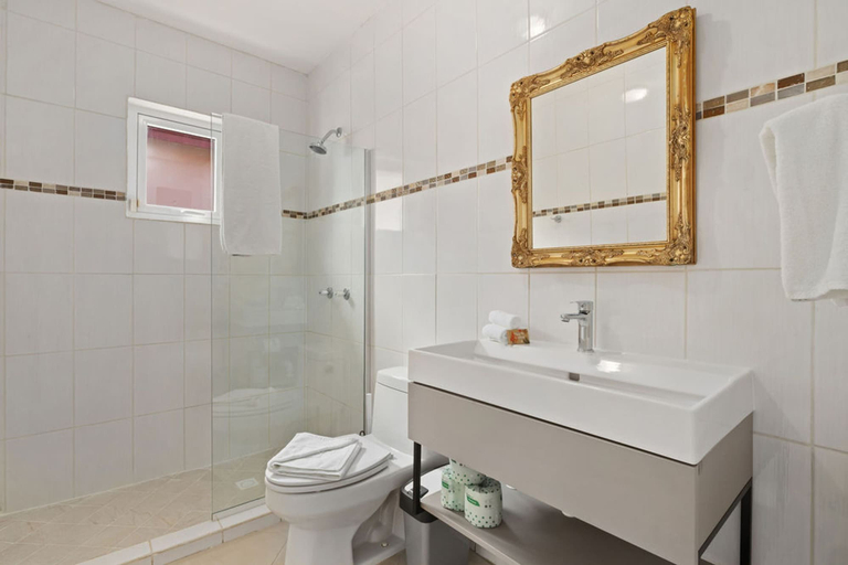 Bathroom, Beautiful 3br2ba Amazing Location w Private Pool