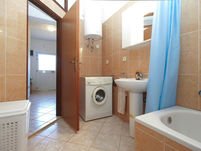 Others 2, Apartment 1858, Fažana
