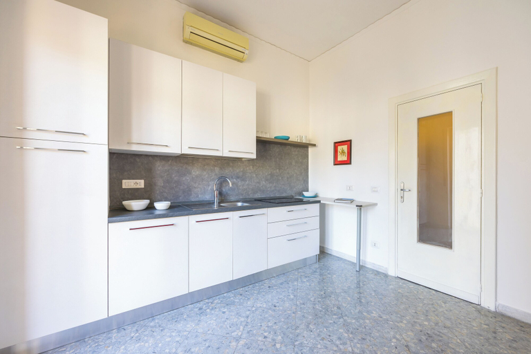 Others 2, Beverello apartment, Napoli