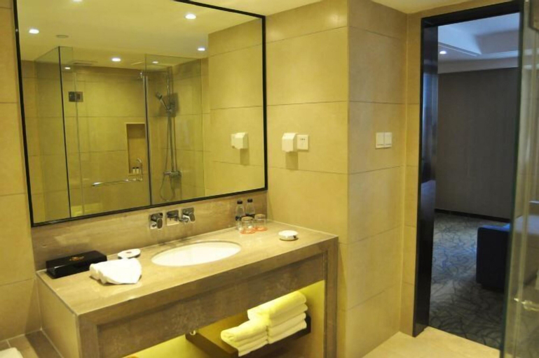 Bathroom 8