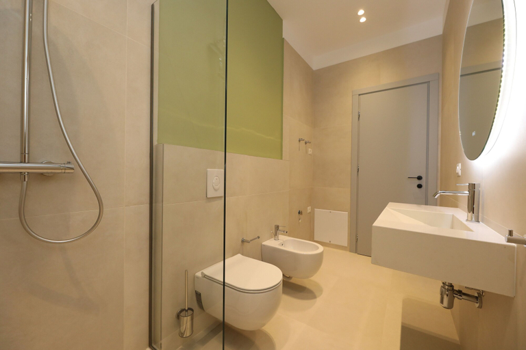 Bathroom 3, Aurum Hotel, Vlorës