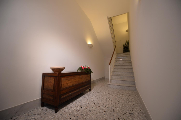 Others 4, Delizioso Appartamento, Taranto