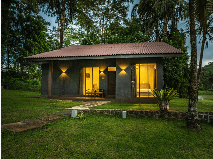Room 5, Heaven By The Lake, Niyagama