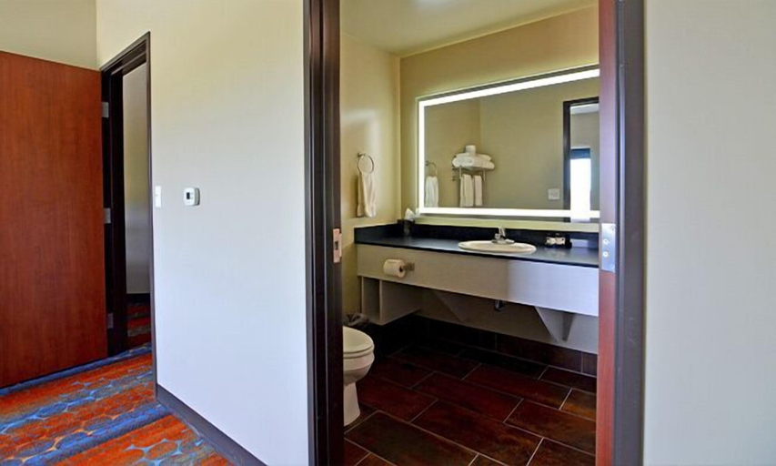 Bathroom, 7Clans Hotel & Resort, Kay