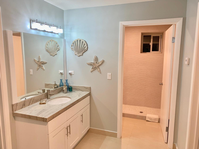 Bedroom 4, BEACHFRONT CONDO w POOLS STEPS TO BEACH & MINS TO DT, Tijuana
