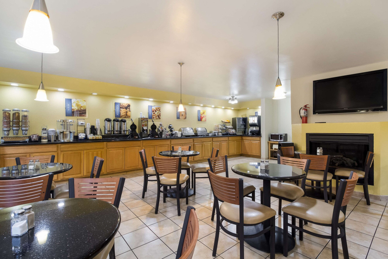 Food & Drinks 5, Best Western Braddock Inn, Allegany