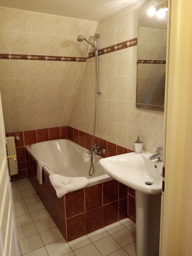 Bathroom 5, Domaine de Launay Blot Resort, Demeure de Prestige, Ille-et-Vilaine