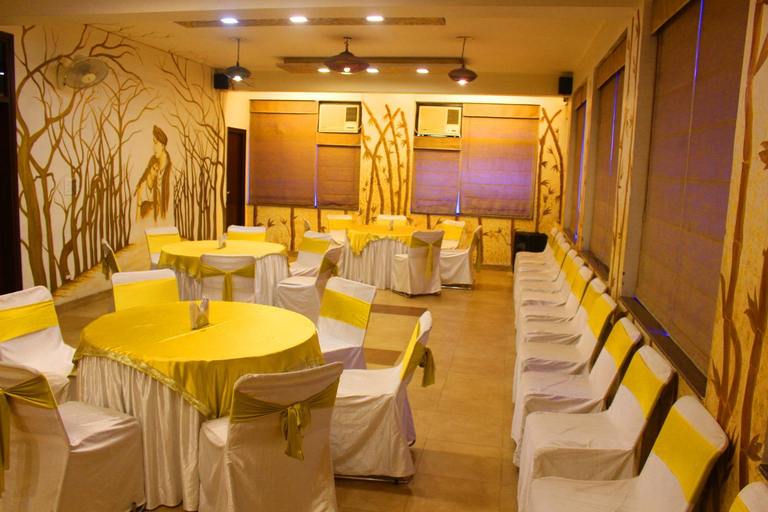 Food & Drinks 5, Hotel Safari, Jaipur