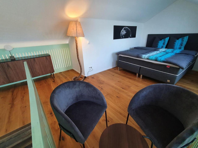 Others 5, Wohnstation DIAMOND SUITE, Wasseramt