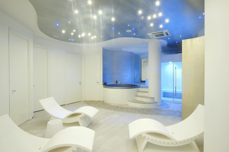 Others 2, Residenza Excelsior 904, Chieti