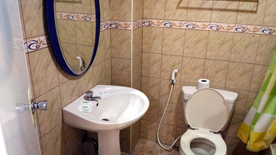 Bathroom 4, Tubod Flowing Waters Resort, Minglanilla
