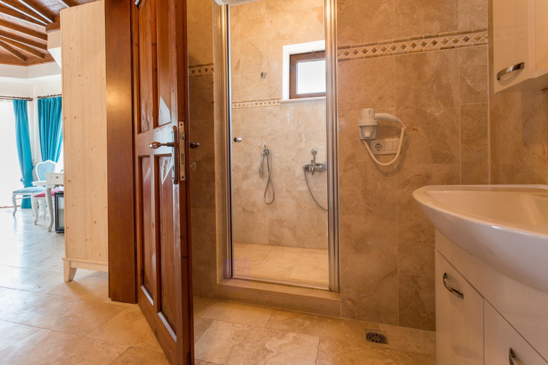 Bathroom, Hillcity Hotel, Kaş