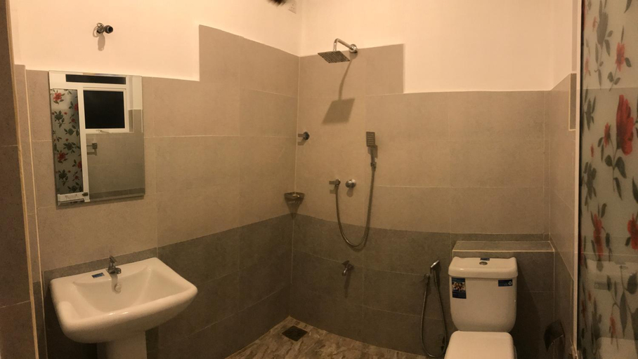 Bathroom 3, Hotel Ganthera Kataragama, Katharagama