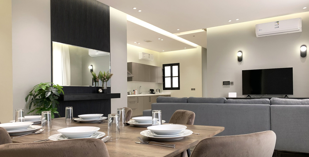 Others 5, Kease Mughrizat C-12 Royal touch AZ56, Riyadh