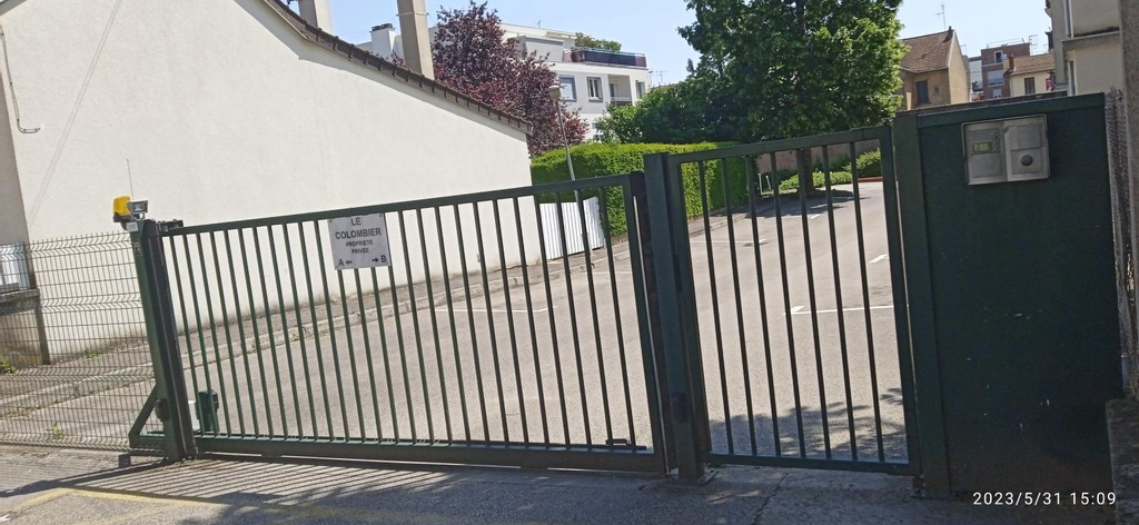 LE PHENIX a internet haut debit & parking, Côte-d'Or