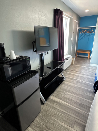 Others 5, Travel Inn & Suites, Lyon