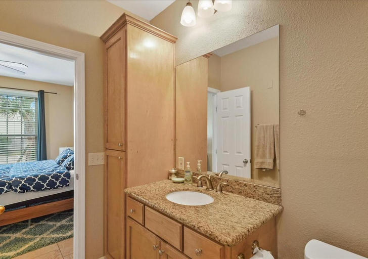 Bathroom, The Dawn on Galveston Beach, Galveston