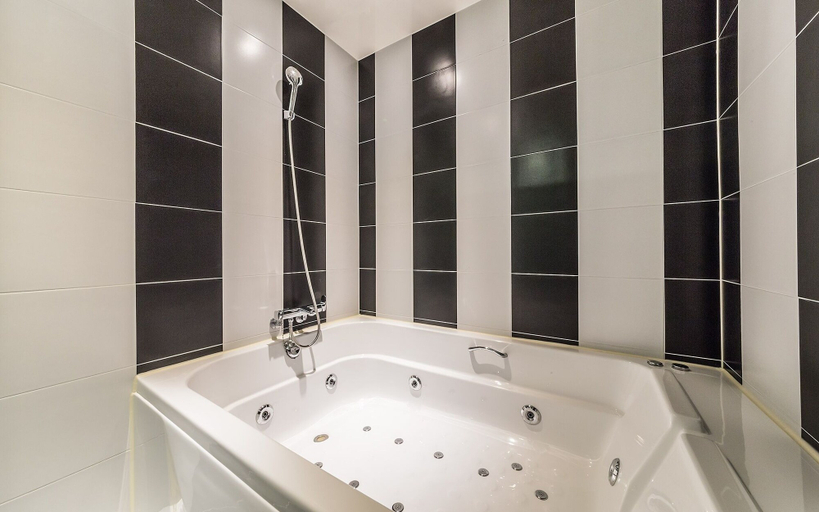 Bathroom 4, Hotel Arisu, Gimpo
