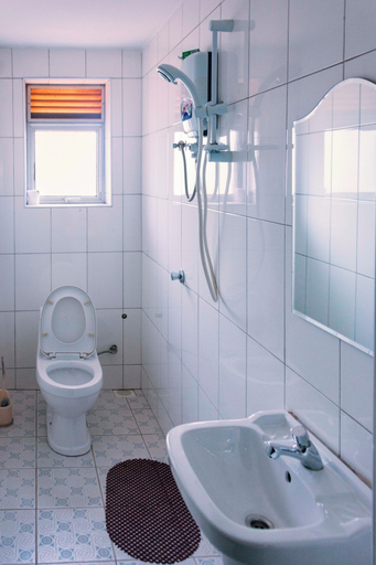 Bathroom 3, G-ONE, Kampala