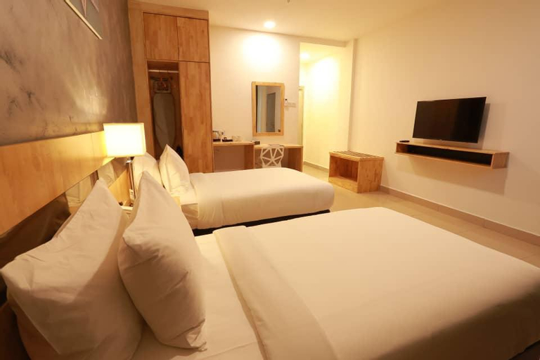 Bedroom 13
