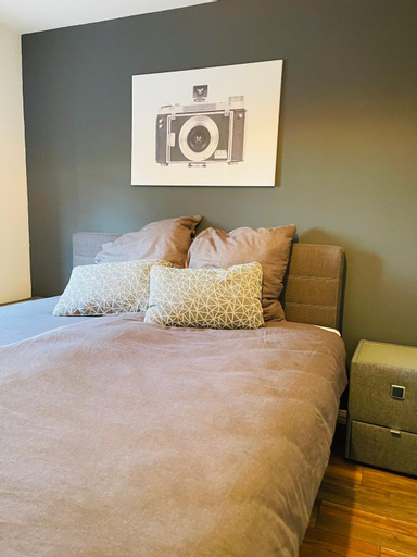Bedroom 1, Haus Mees Apartments, Wuppertal