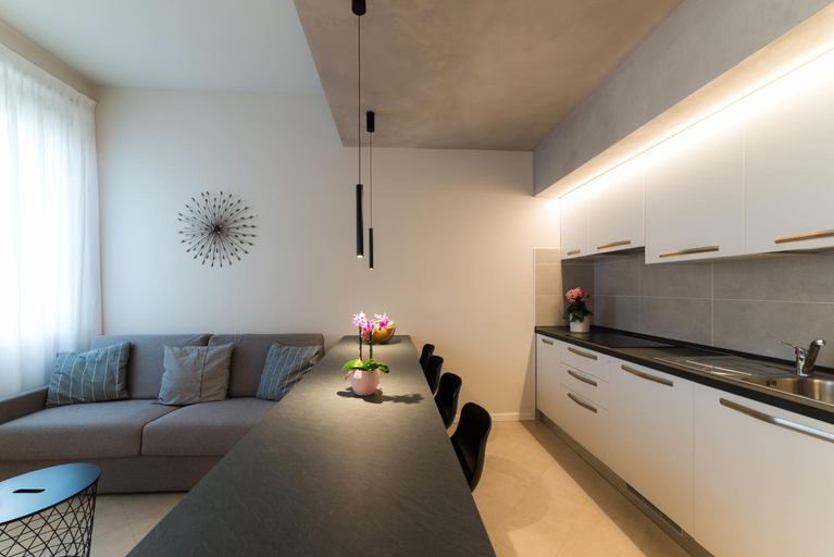 Others 2, DV Garda Suite, Brescia