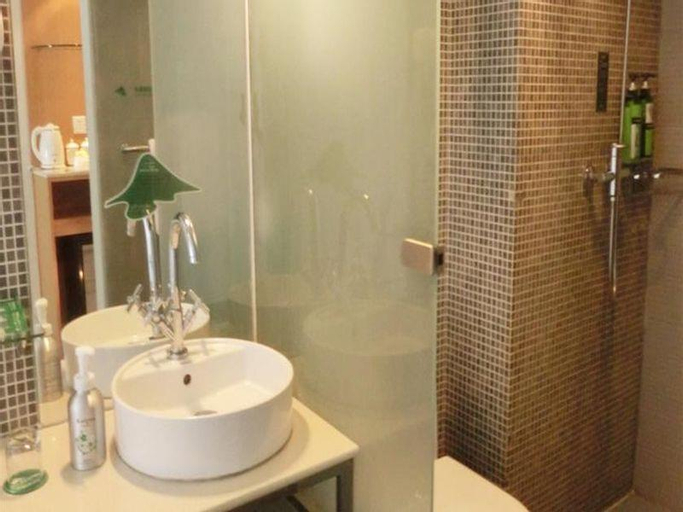 Bathroom 17