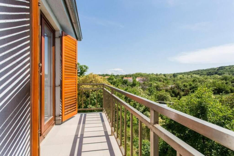 Others 4, Apartman Cekovic, Dobrinj